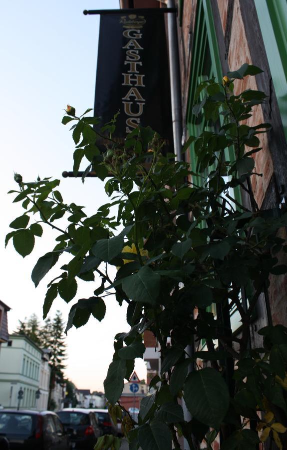 "Zum Heiligen Geisthof" Hotel Parchim Exterior foto